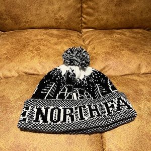 North face toque 10/10 worn once